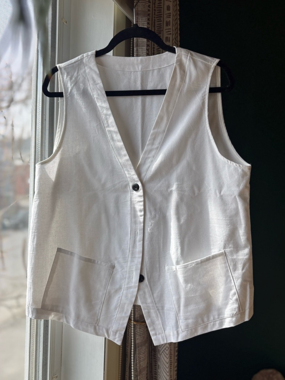 White Linen Blend Vest – Minimalist Summer Layer